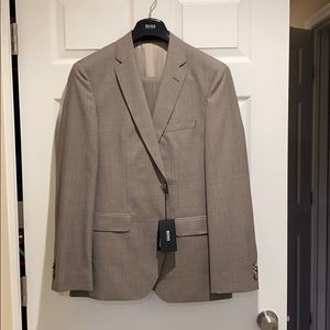 Hugo Boss brand new suit size 40R